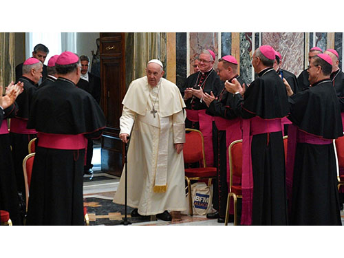 Popiežius vyskupams: suvokite kitų gėrį ir blogį kaip savo